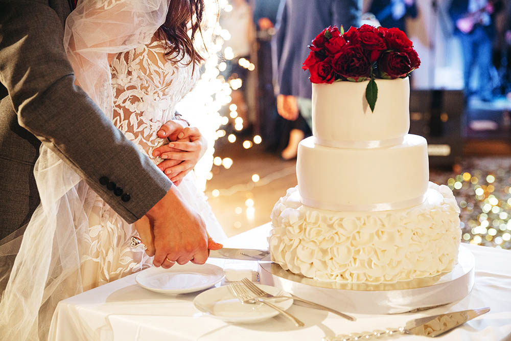 Deléitate con la dulzura de los exquisitos pasteles de bodas